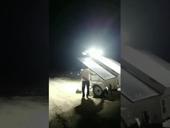 Torre de iluminación solar móvil